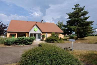 HÔTEL CAMPANILE MOULINS - Avermes