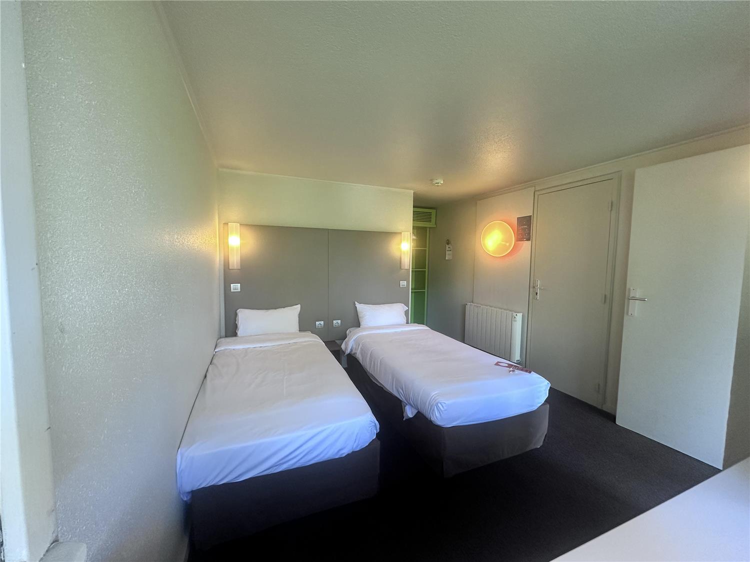 HOTEL CAMPANILE NANTES EST - Saint Sébastien sur Loire - Chambre Twin Campanile NANTES EST - Saint Sébastien sur Loire