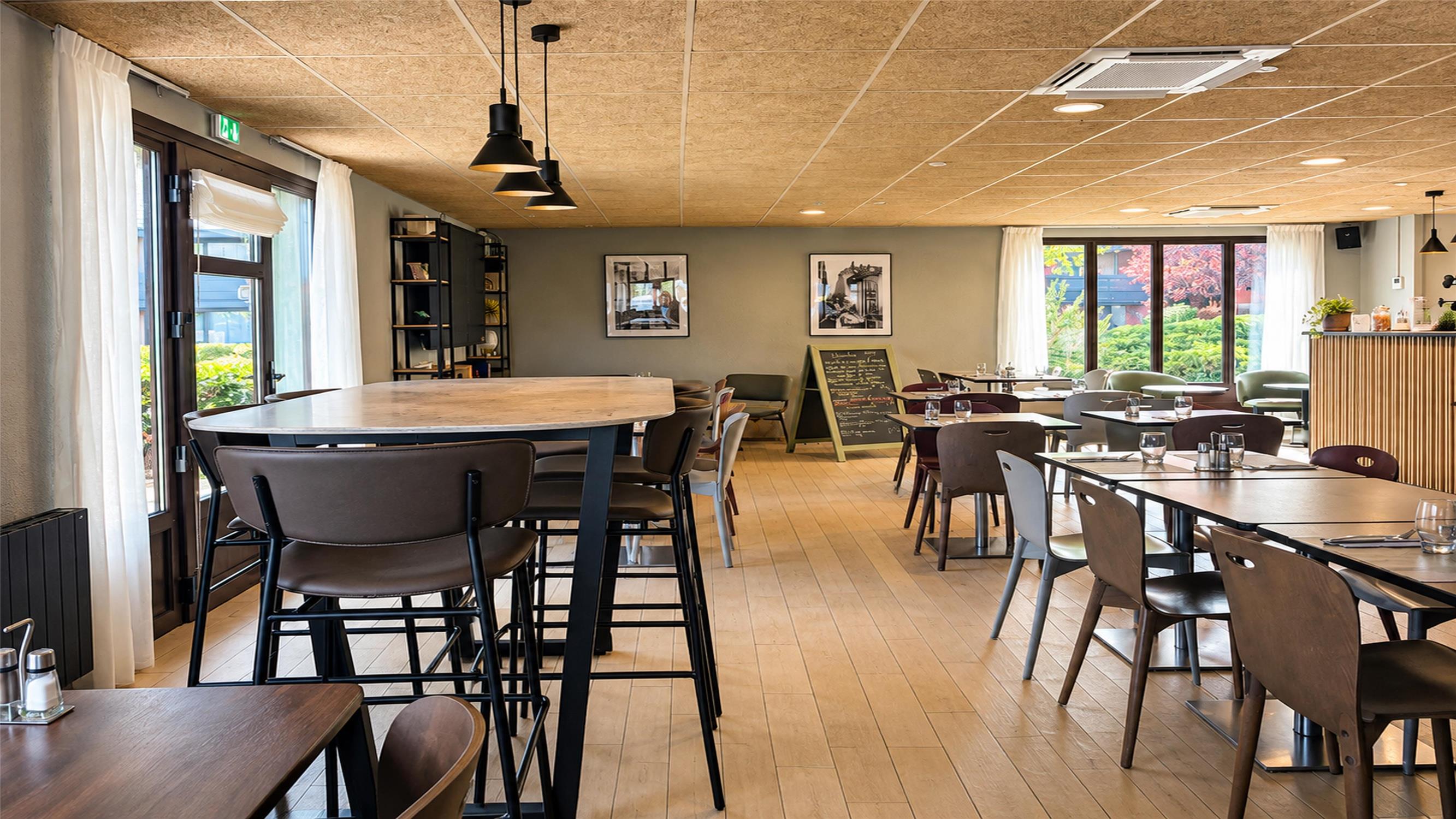 HÔTEL CAMPANILE NATURE - NANTES OUEST SAINT HERBLAIN - Restaurant / Etablissement gastronomique