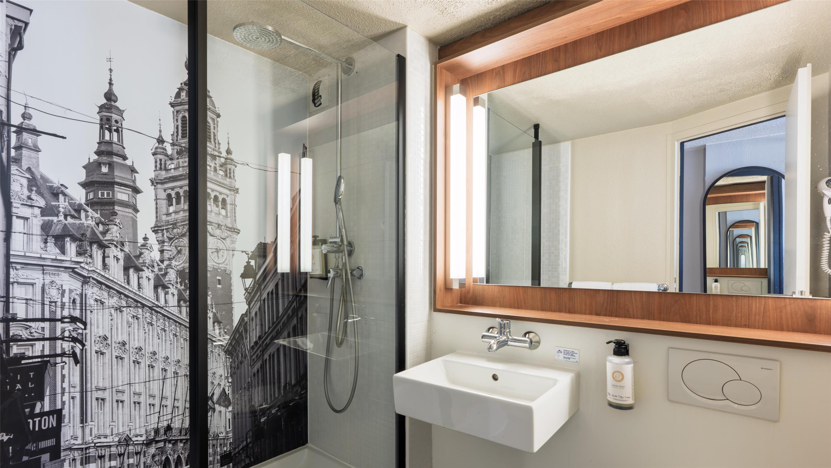 HOTEL CAMPANILE NATURE - NANTES OUEST SAINT HERBLAIN - CA Nature Nantes St Herblain - Superieure Queen