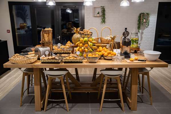 HOTEL CAMPANILE NARBONNE