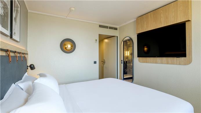 HÔTEL CAMPANILE PRIME - NICE AIRPORT - Chambres / Logements