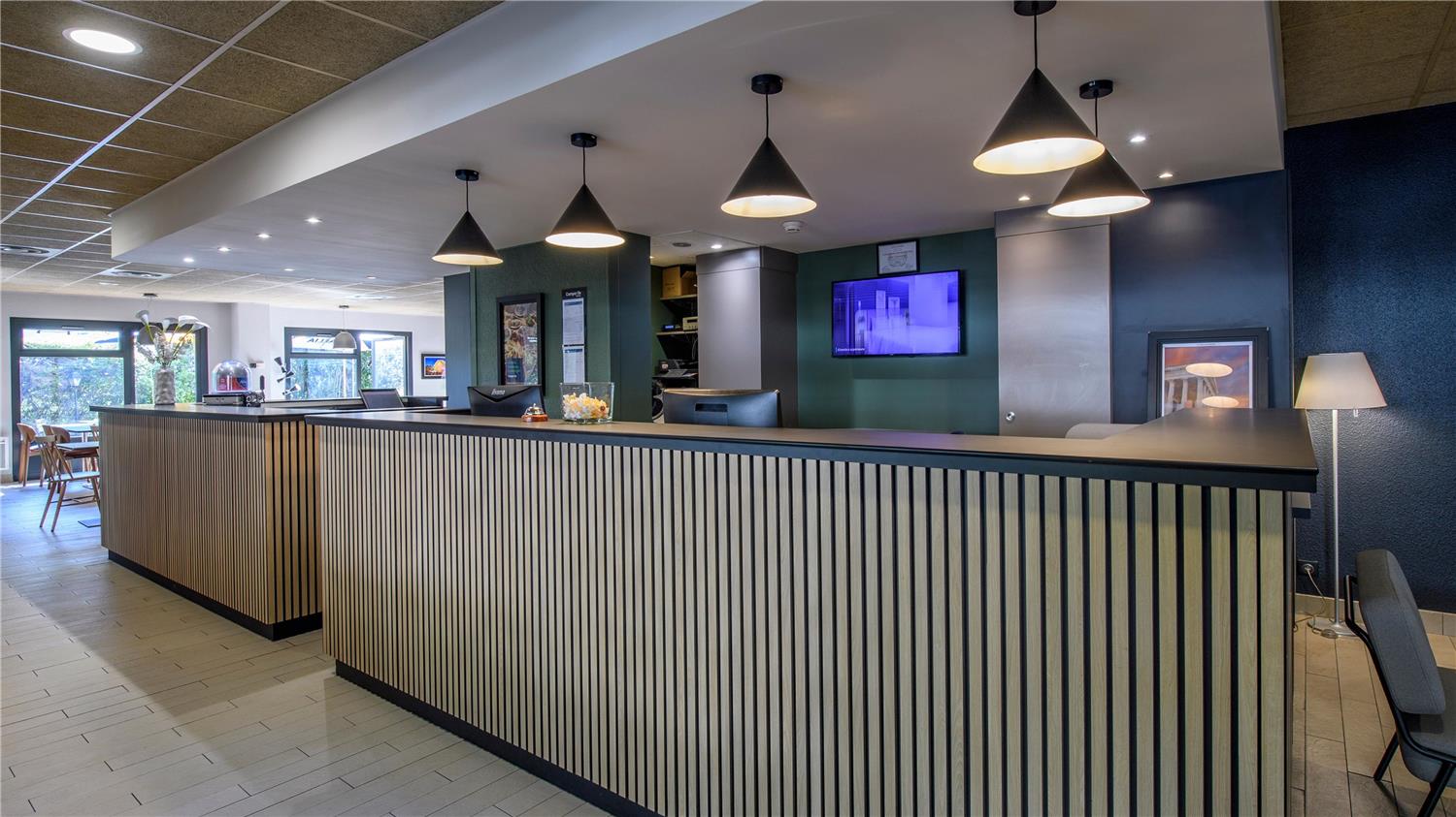 HOTEL CAMPANILE PRIME - NIMES CENTRE - DESK