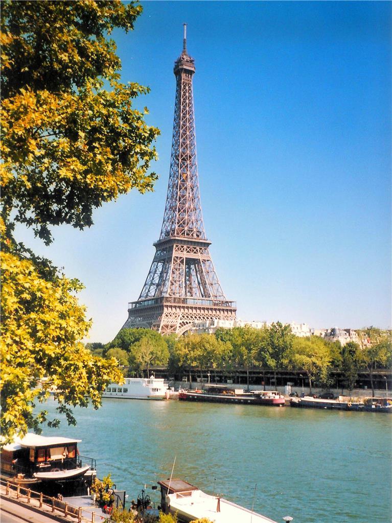 Campanile Paris Tour Eiffel