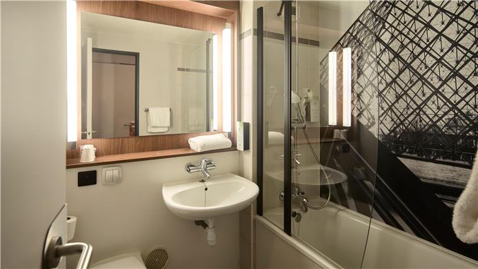 HÔTEL CAMPANILE PARIS EST - Bobigny - Chambres / Logements