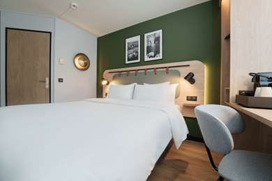 HÔTEL CAMPANILE PARIS OUEST - Nanterre - La Défense