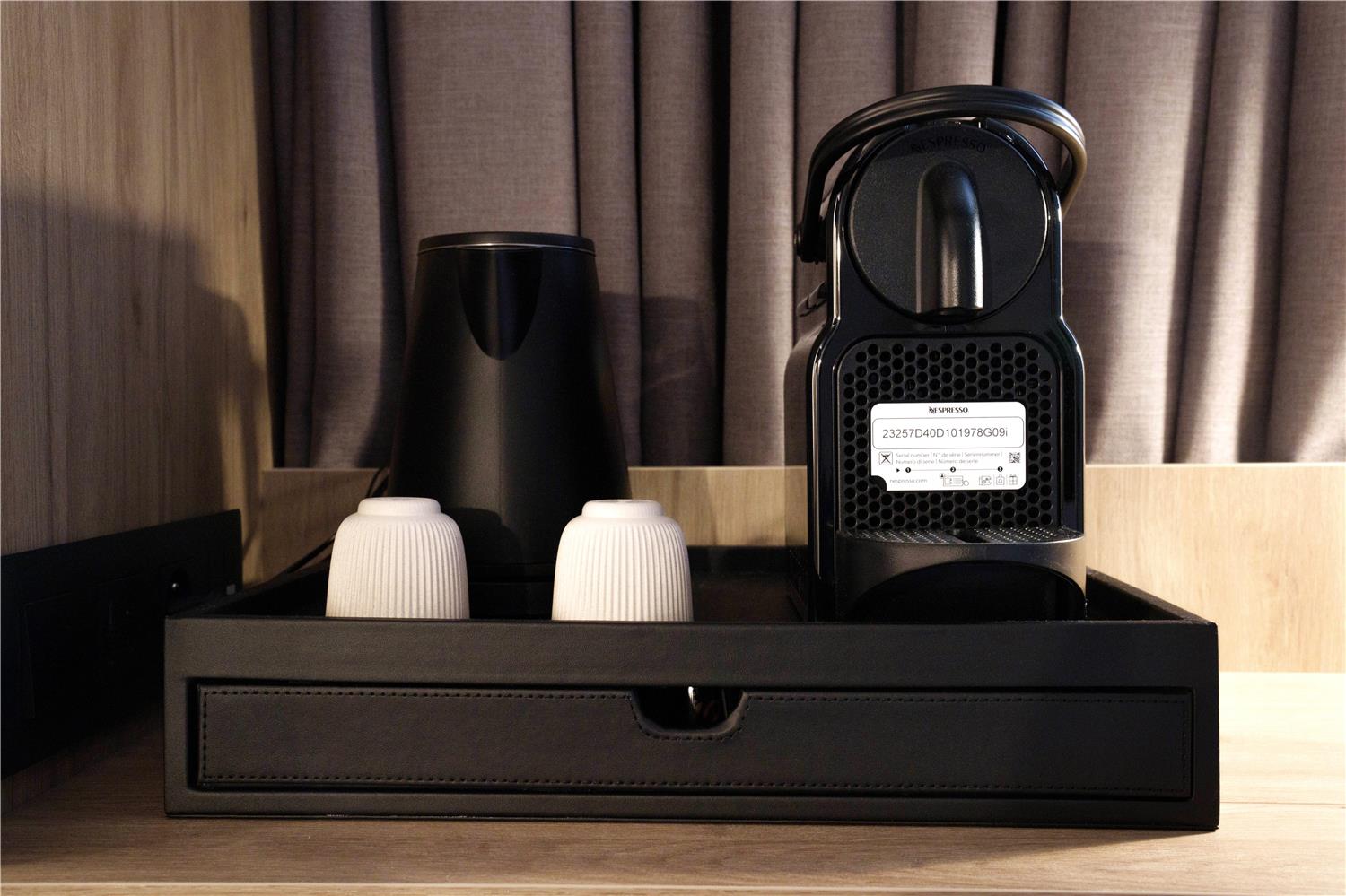 HOTEL CAMPANILE PARIS OUEST - PONT DE SURESNES - Campanile PRIME - Superior Room Amenity