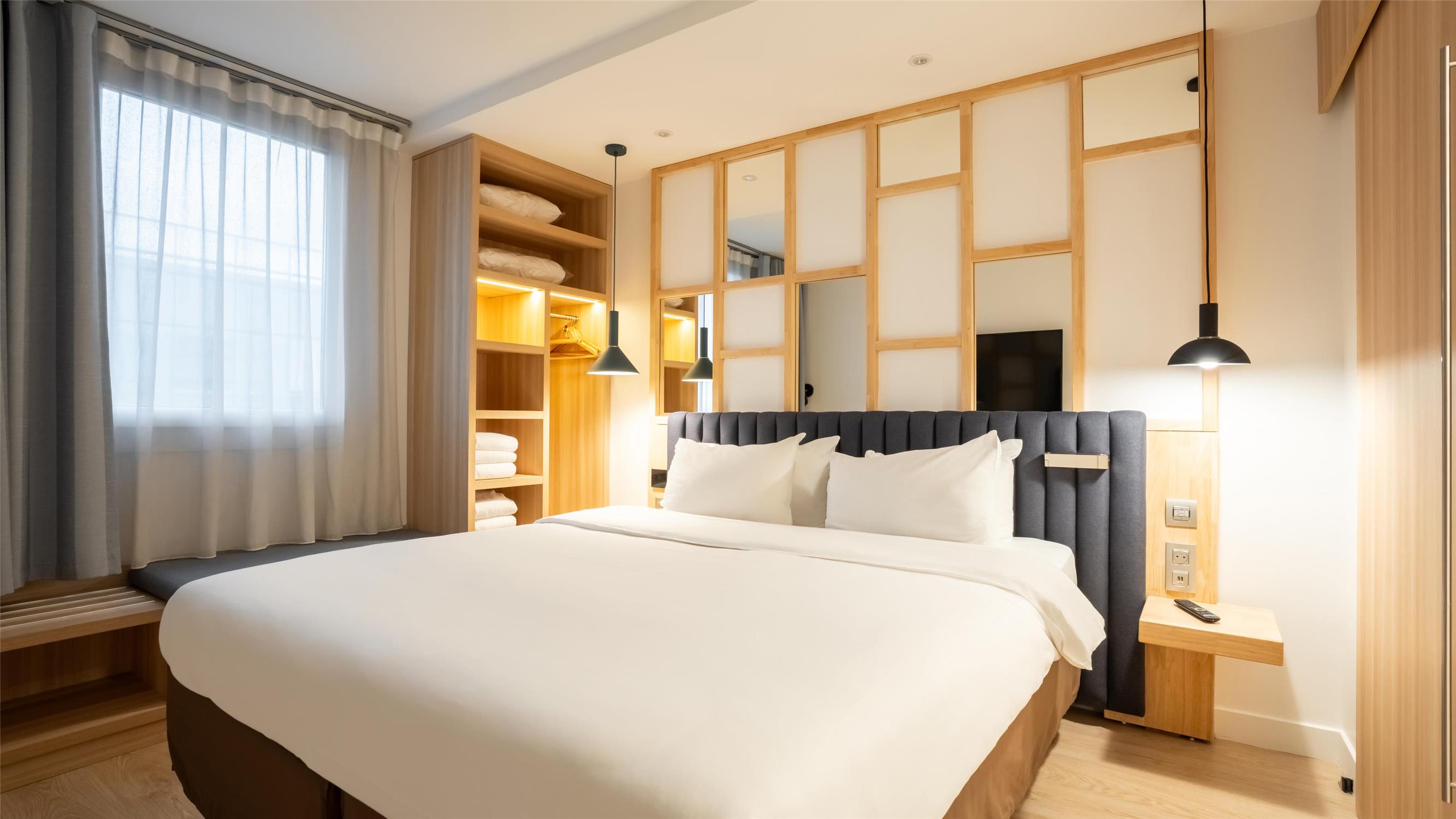 HOTEL CAMPANILE PRIME - SURESNES - LA DEFENSE - Campanile PRIME - Suresnes - Petite Suite