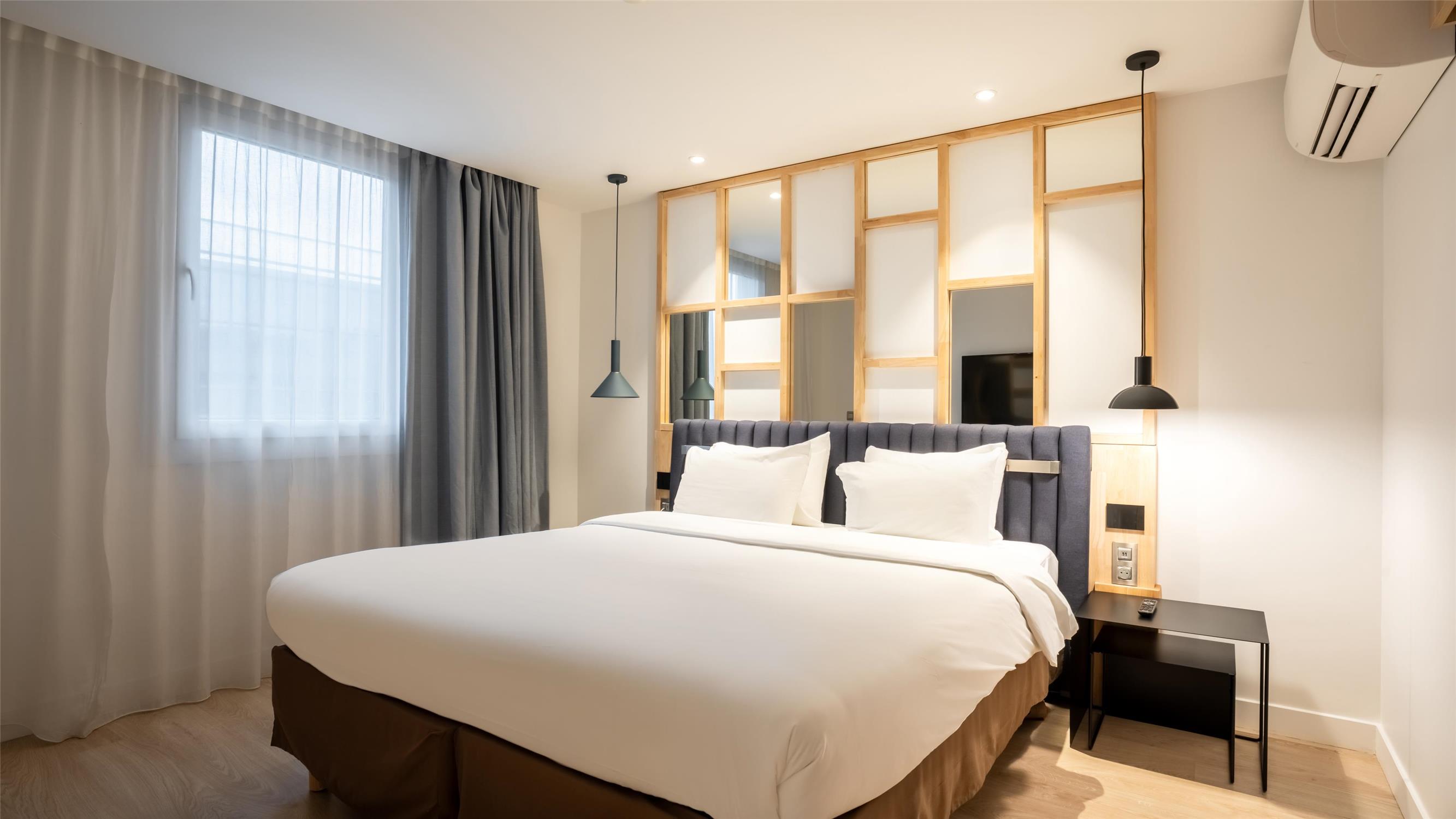 Campanile PRIME - Suresnes - Grande Suite