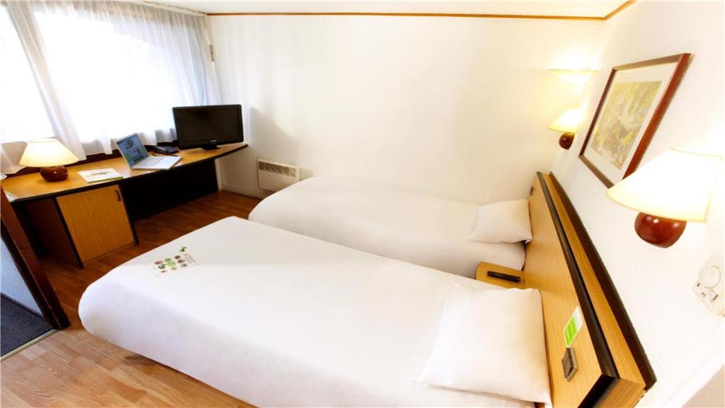 CAMPANILE PERPIGNAN SUD-guestroom-Guest Room,On-Site.jpg