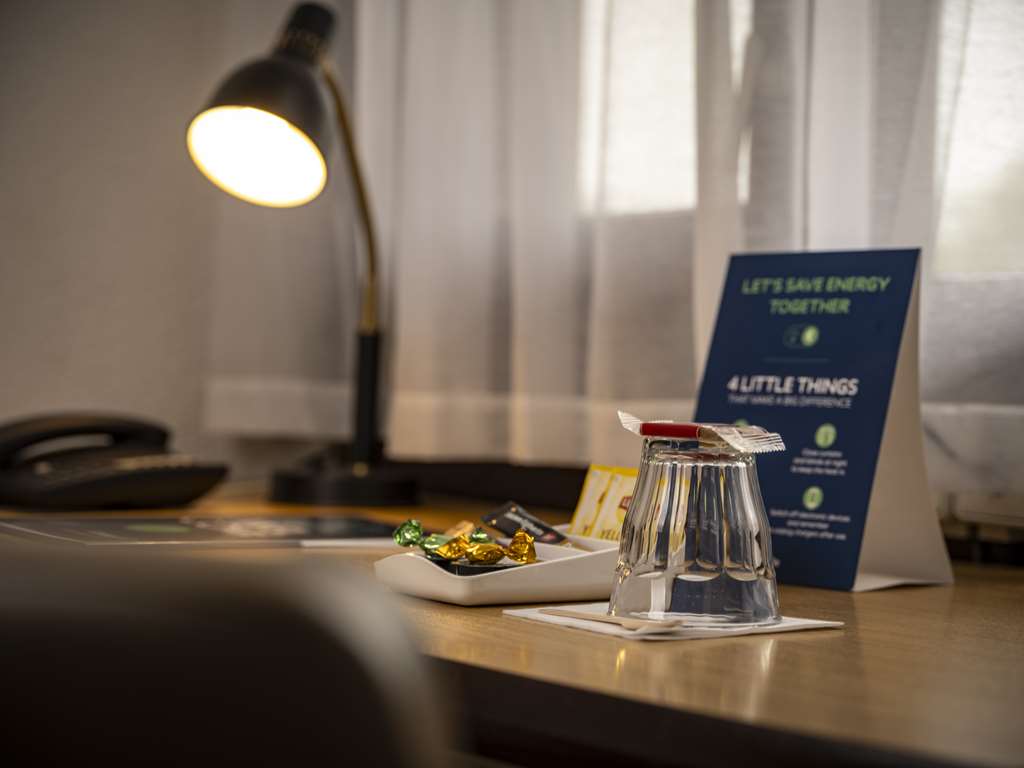 CAMPANILE ROTTERDAM OOST-guestroom-Guest Room,Guest Room Amenity,On-Site.jpg
