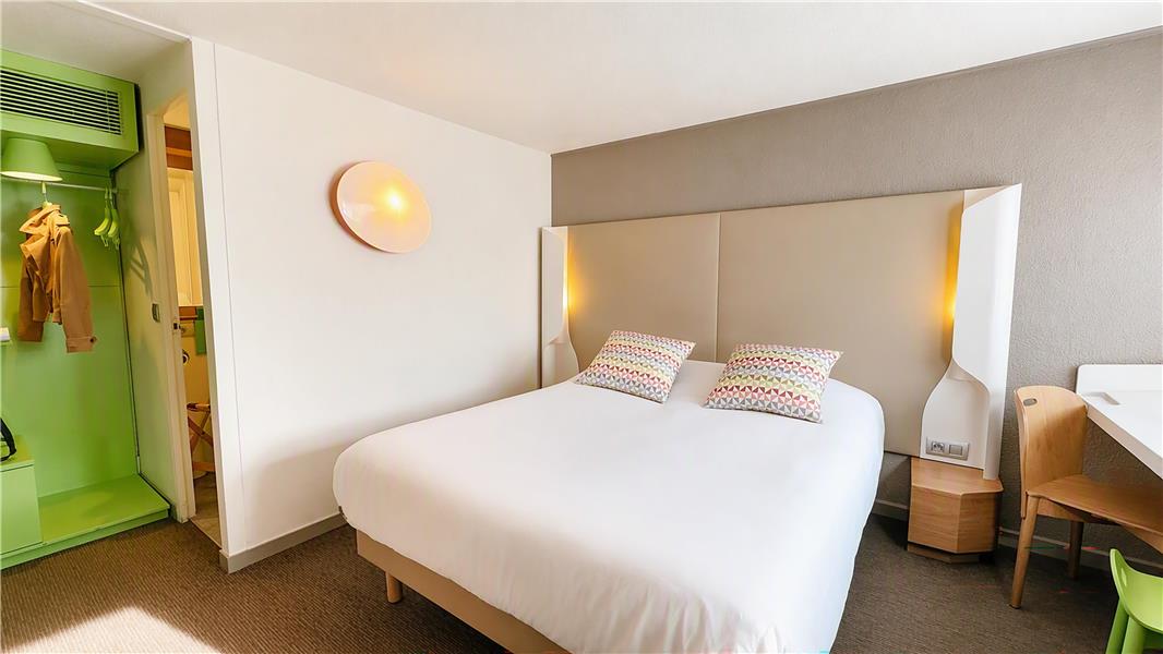 HOTEL CAMPANILE SENLIS