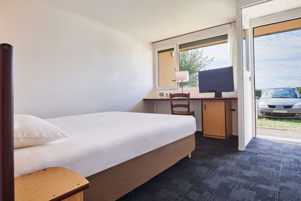 KYRIAD DIRECT STRASBOURG OUEST - Z-guestroom-Guest Room,On-Site.jpg