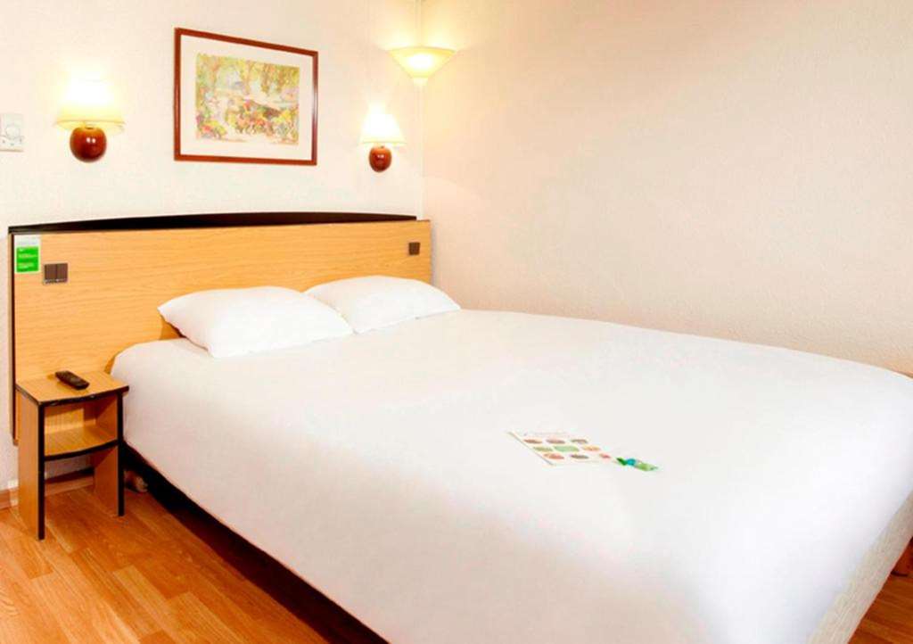 CAMPANILE STRASBOURG SUD ILLKIRCH G-guestroom-Guest Room,On-Site.jpg