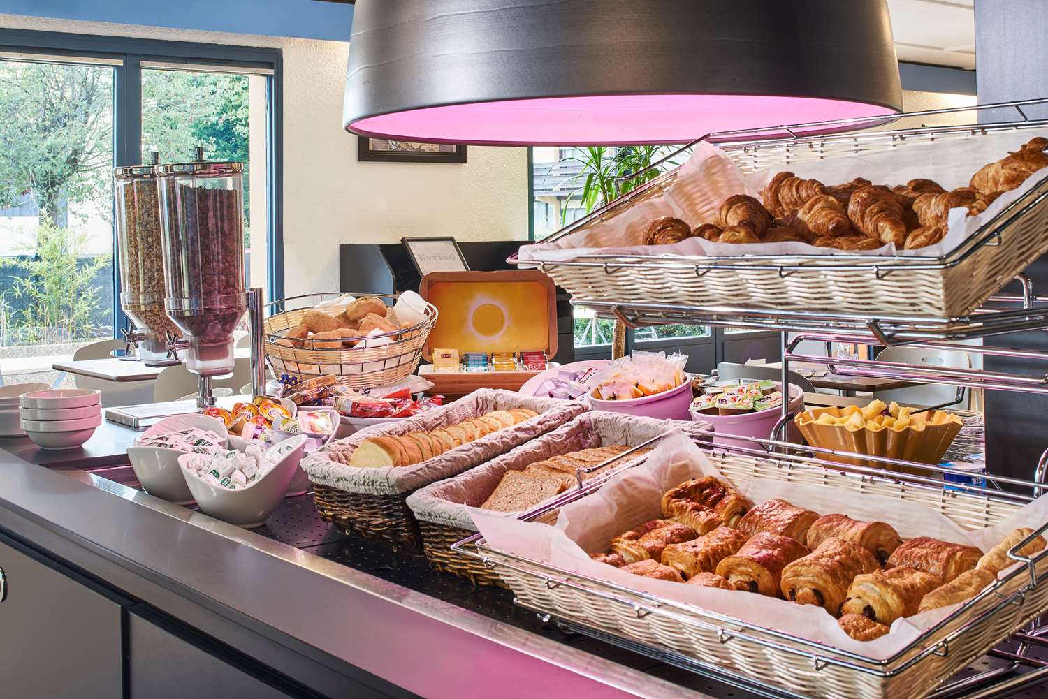 HÔTEL KYRIAD TARBES - Bastillac - BUFFET PETIT DEJEUNER