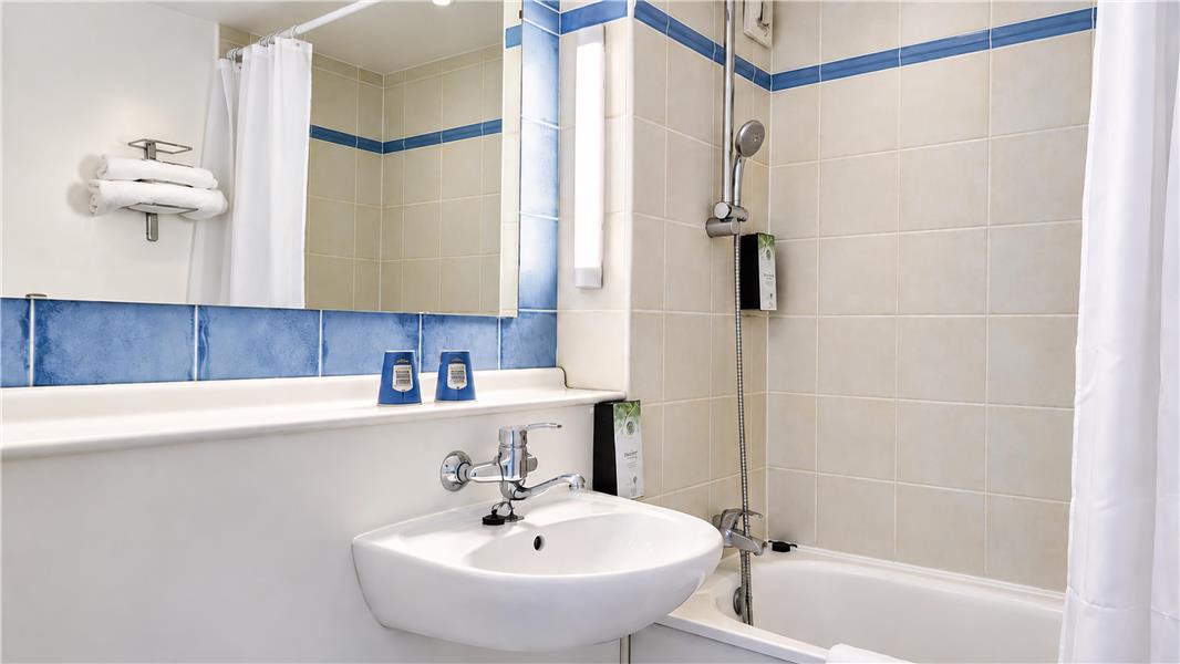 HOTEL KYRIAD TARBES - Bastillac