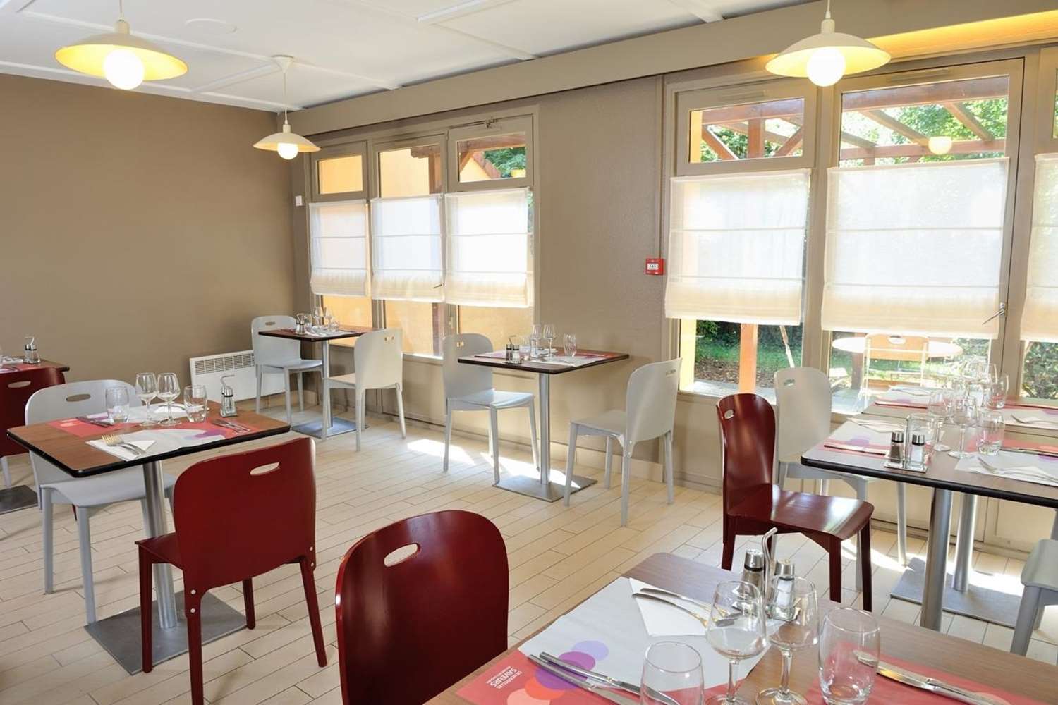 HOTEL CAMPANILE THIERS - Restaurant