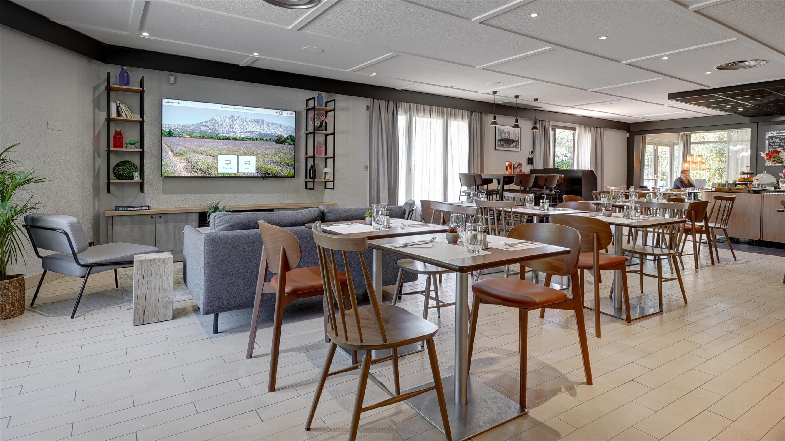 HÔTEL CAMPANILE NATURE - VIERZON - Restaurant / Etablissement gastronomique