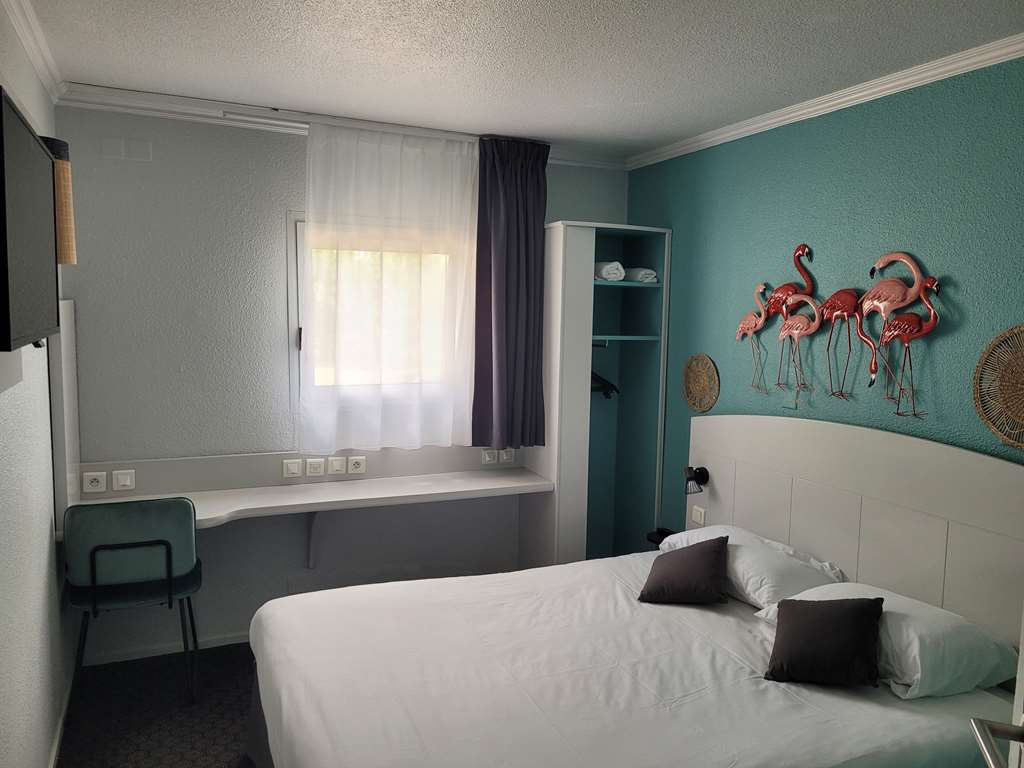 KYRIAD DIRECT ARLES-guestroom-Guest Room,On-Site.jpg