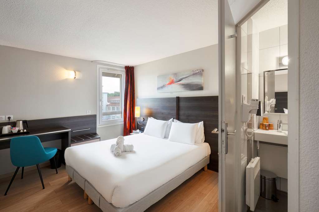 KYRIAD BELFORT-guestroom-Guest Room,On-Site.jpg