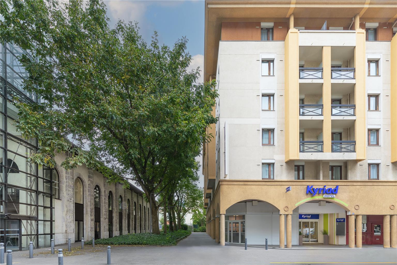 Kyriad Chambery Center Curial