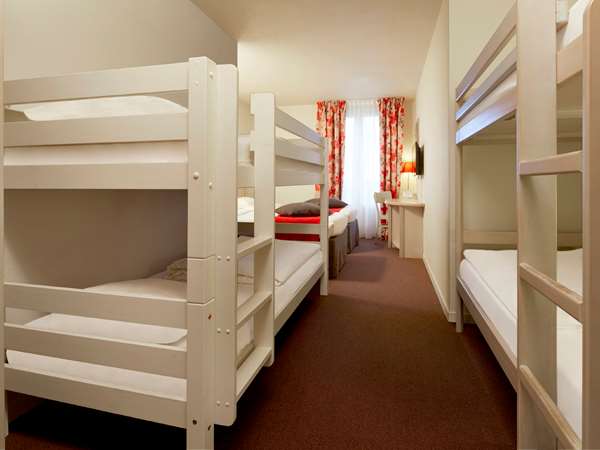 Hotel HOTEL CAMPANILE VAL DE FRANCE - Family room for 1 to 6 people with 4 bunk beds
