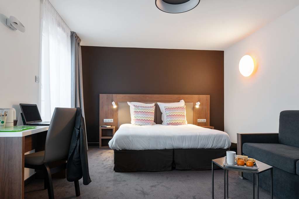 CAMPANILE EPINAL CENTRE - GARE-guestroom-Guest Room,On-Site.jpg