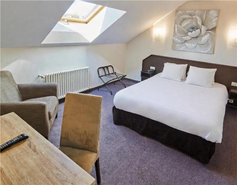 HÔTEL CAMPANILE EPINAL CENTRE - Gare