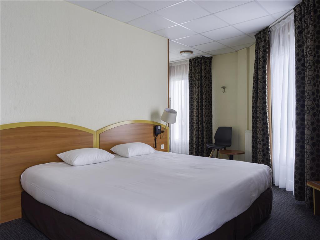 KYRIAD LAMBALLE-guestroom-Guest Room,Indoor/Interior,On-Site.jpg