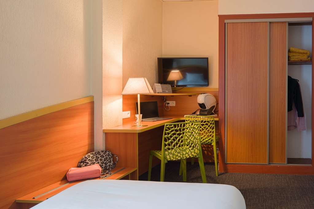 KYRIAD LAMBALLE-guestroom-Guest Room,Guest Room Amenity,On-Site.jpg