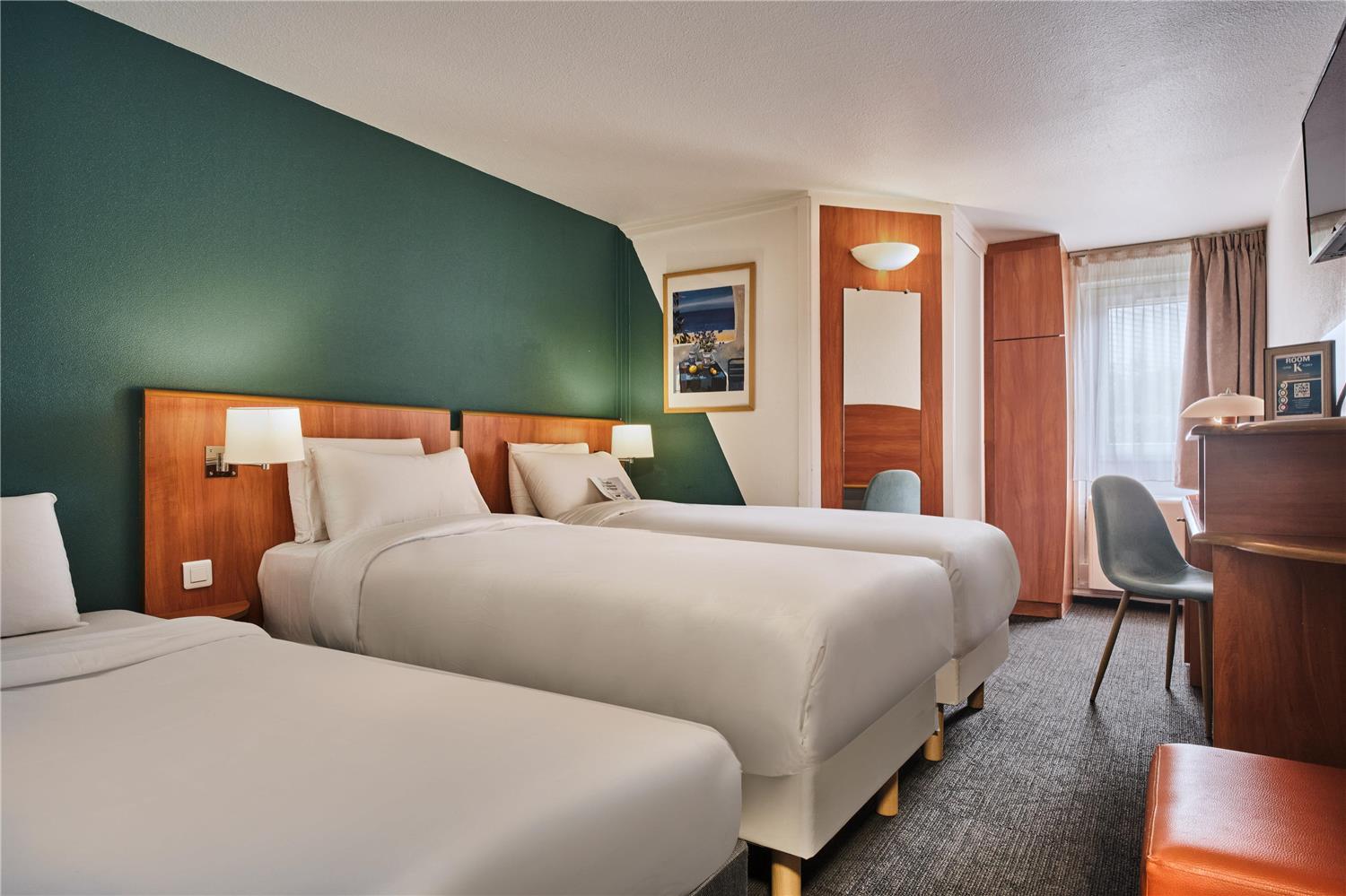 HOTEL KYRIAD LES ULIS - T