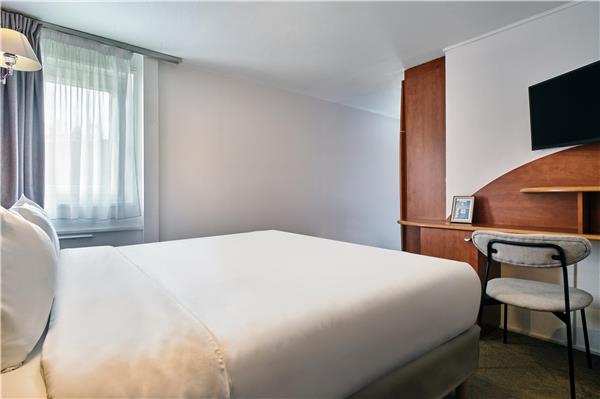 HÔTEL KYRIAD LES ULIS