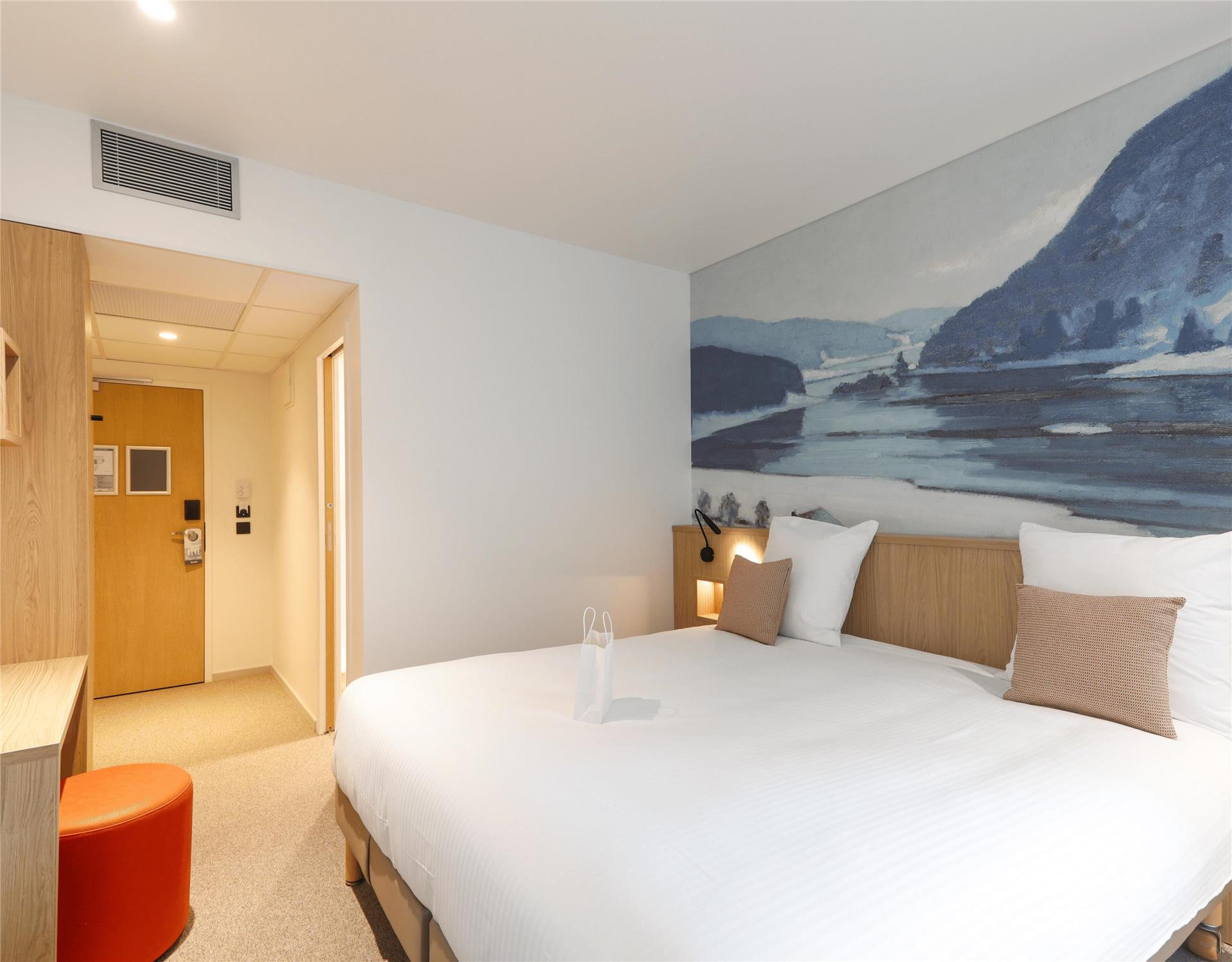 Kyriad Montbeliard Room with Bed Door View