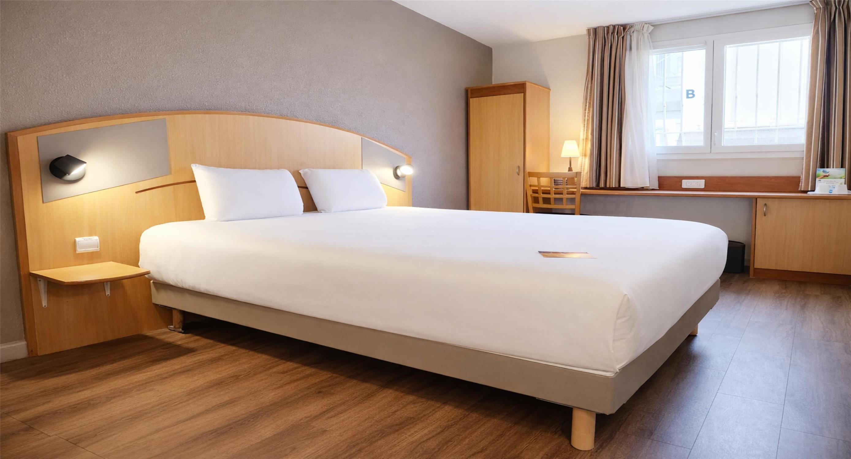 HOTEL KYRIAD MONTPELLIER CENTRE - Antigone - Chambre hôtel Kyriad Centre Antigone