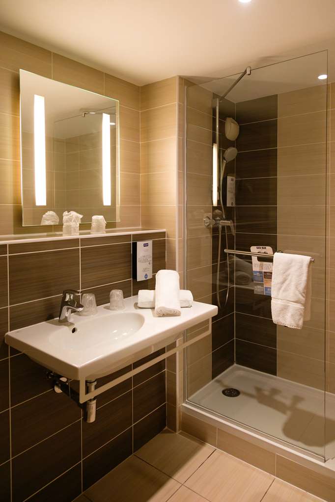 KYRIAD MONTPELLIER SUD-guestroom-Guest Room,Bathroom,On-Site.jpg