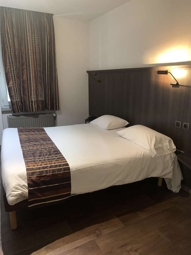 KYRIAD RODEZ-guestroom-Guest Room,On-Site.jpg