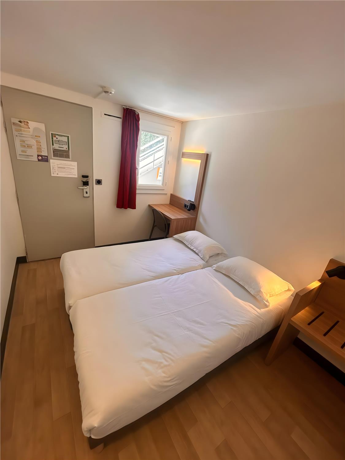 HÔTEL KYRIAD ECO – AVIGNON SUD PARC DES EXPOSITIONS - Kyriad-ECO Avignon Sud Parc Des Expositions Standard twin room beds