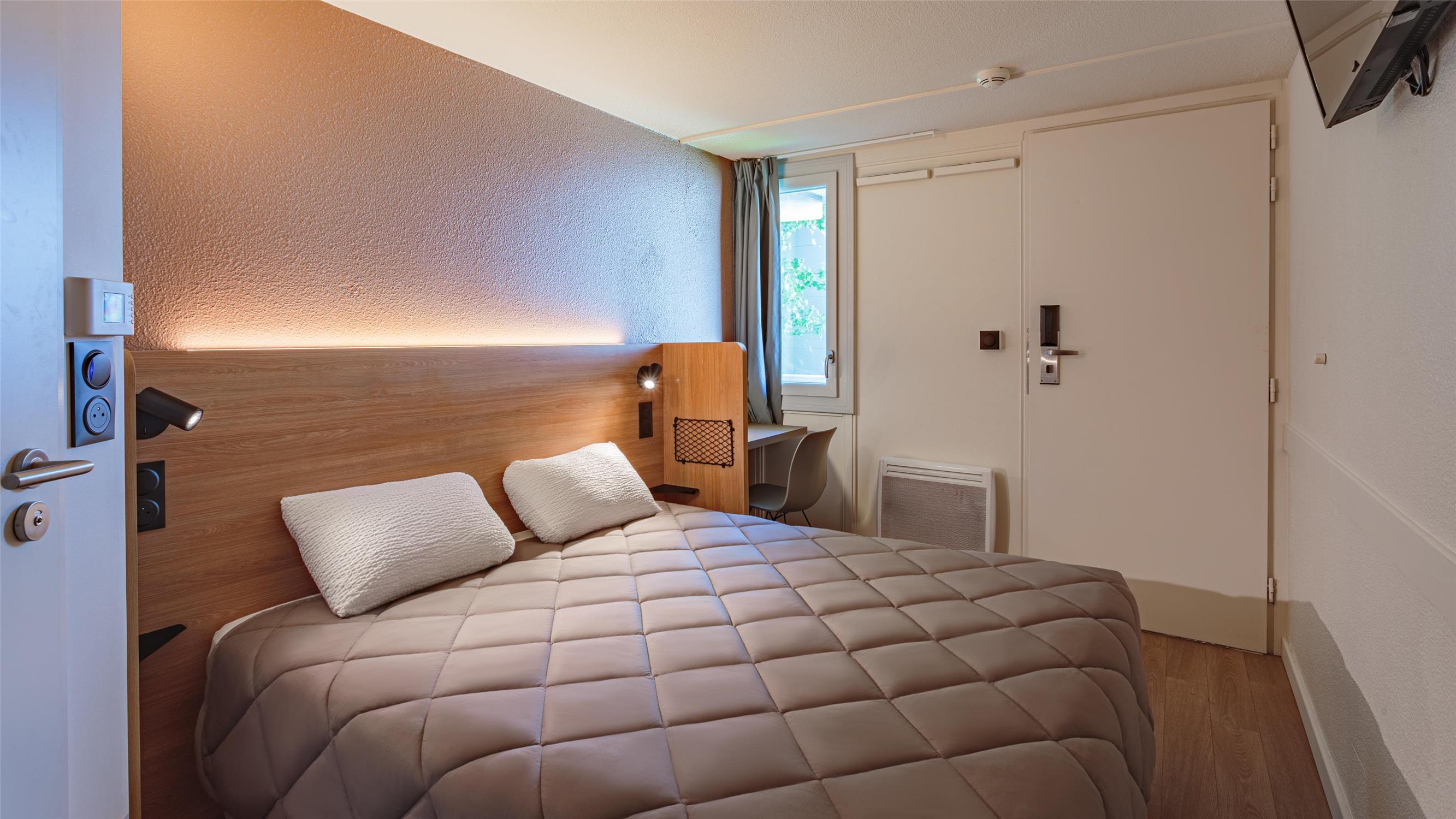 HOTEL PREMIERE CLASSE BAYONNE - Première Classe BAYONNE - CQ