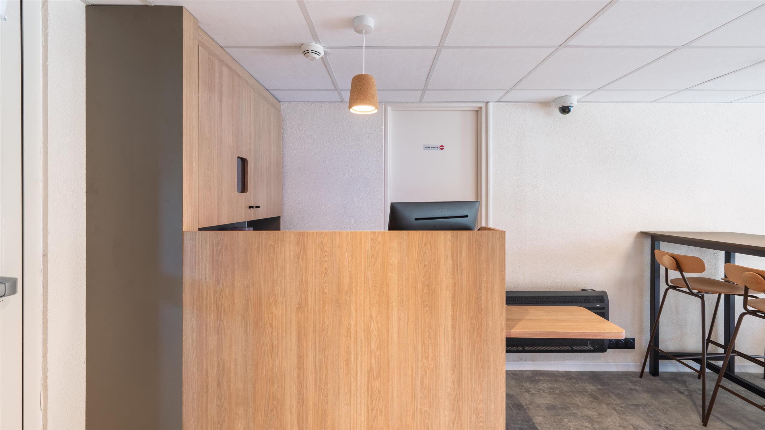 HÔTEL PREMIERE CLASSE DREUX - Vue du lobby