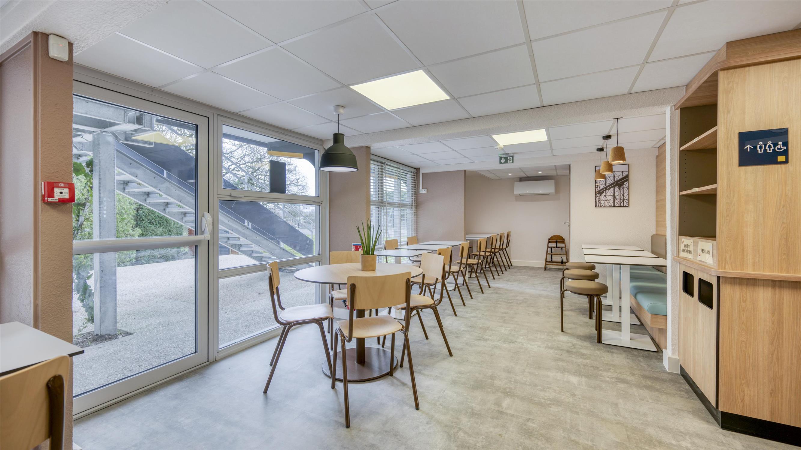 HOTEL PREMIERE CLASSE LYON EST - Aéroport Saint Exupéry - PC St Exup