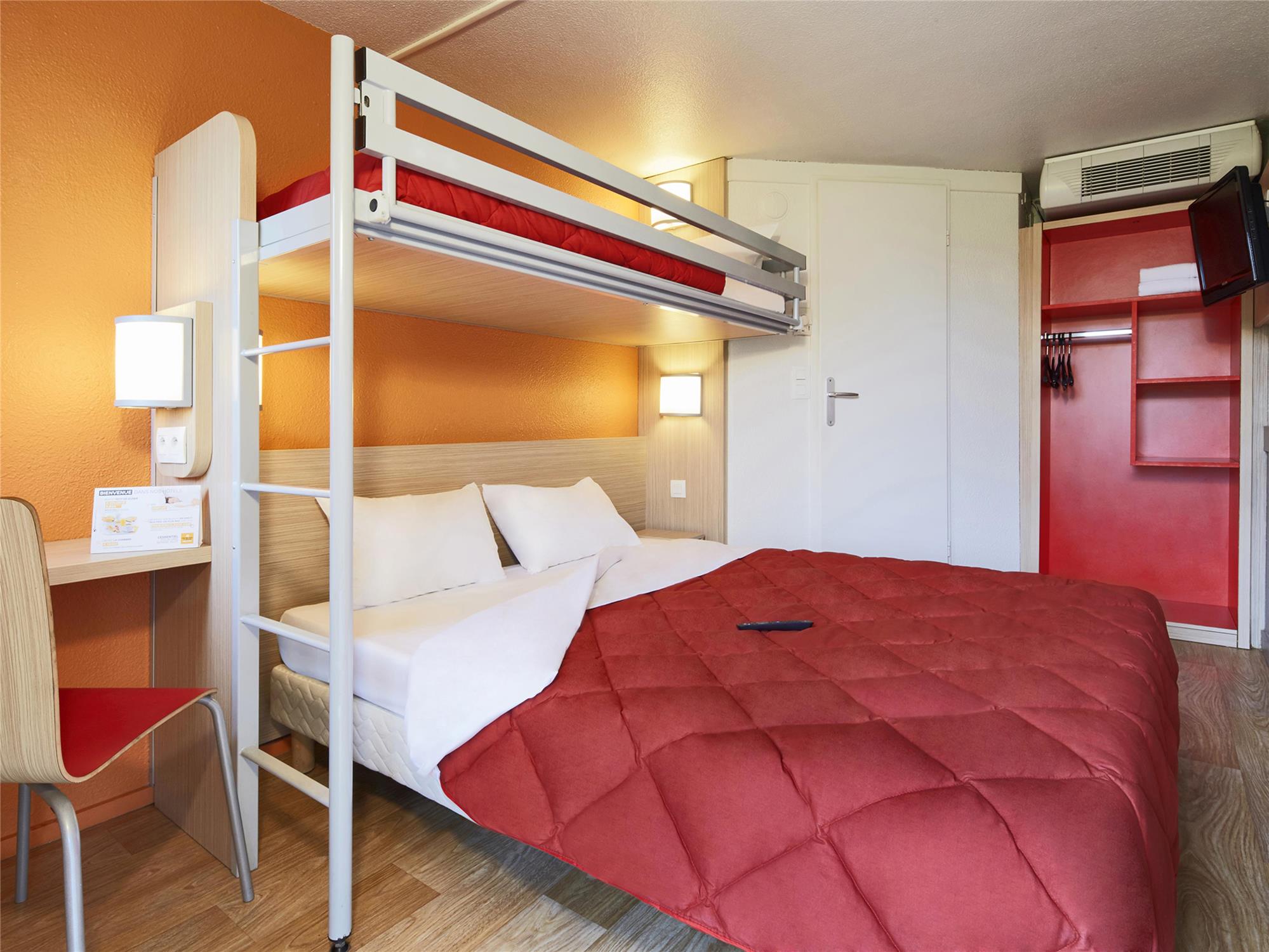 HOTEL PREMIERE CLASSE LYON OUEST - Tassin - null