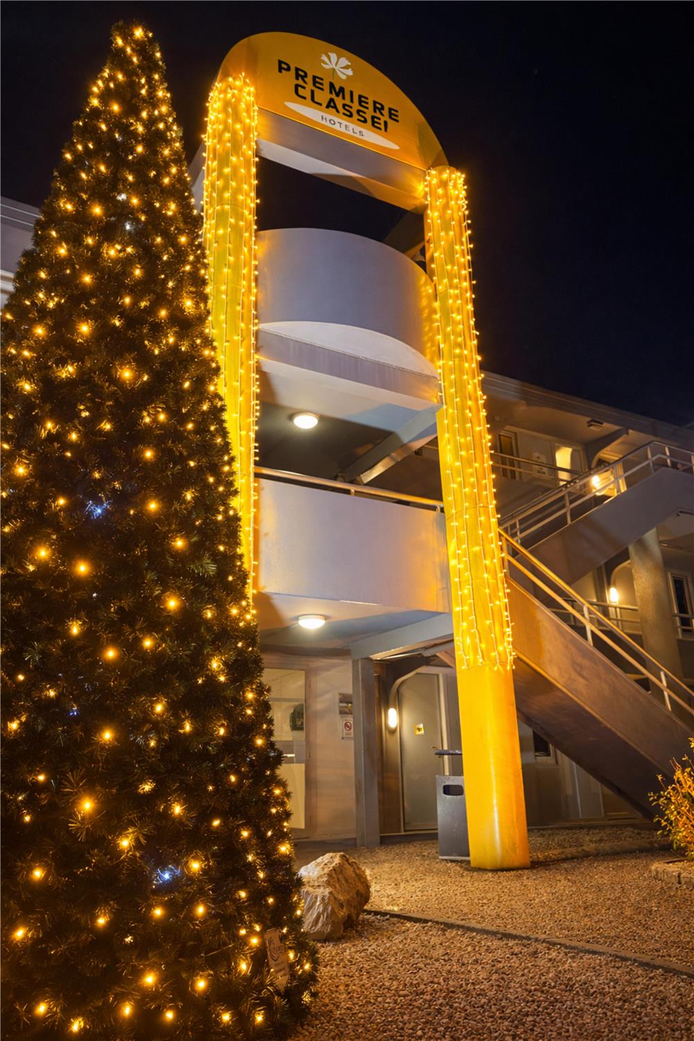 HÔTEL PREMIERE CLASSE MARSEILLE - Vitrolles Anjoly - Vue extérieure