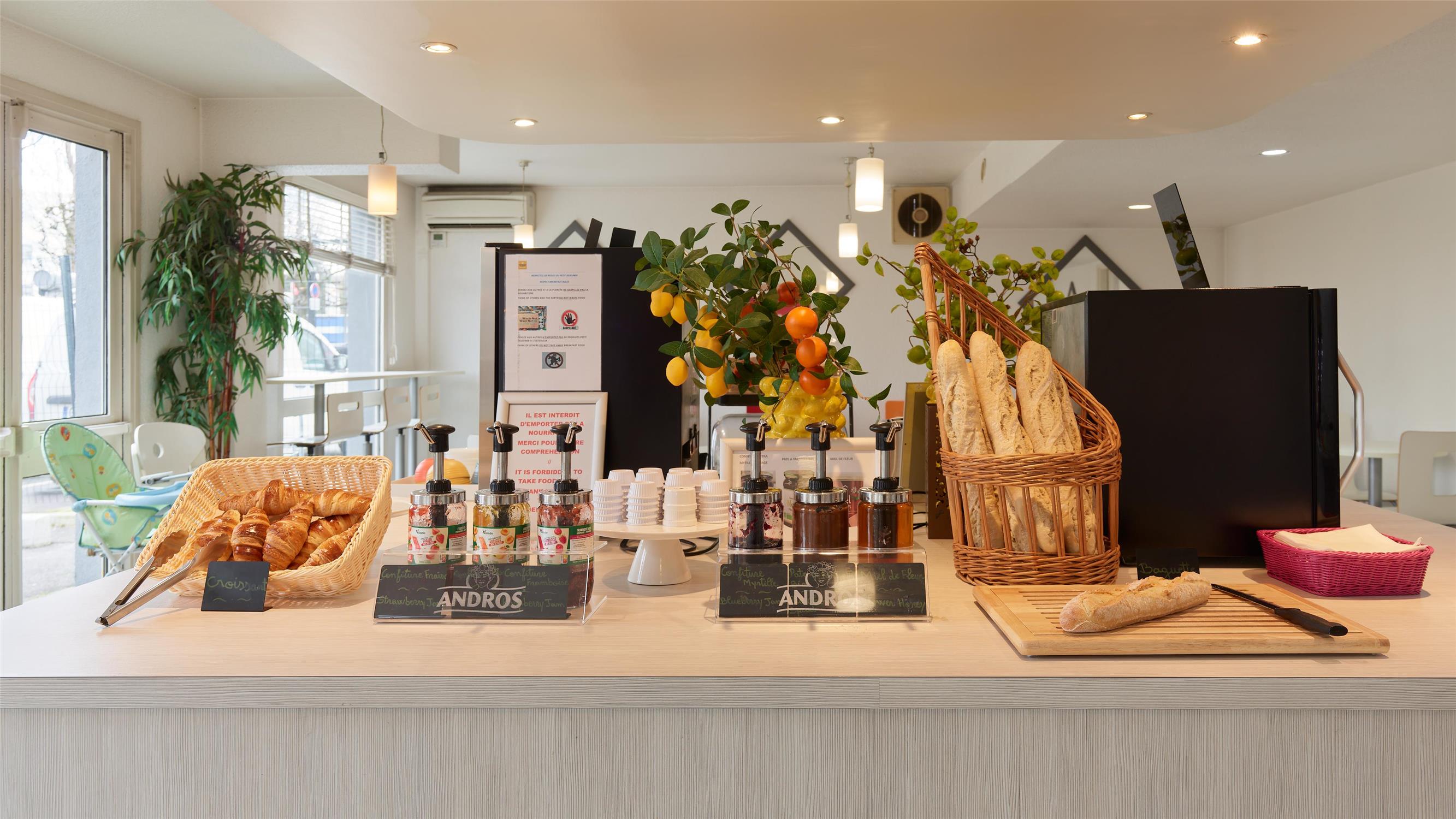 HOTEL PREMIERE CLASSE PARIS EST - Rosny sous Bois - HOTEL PREMIERE CLASSE ROSNY SOUS BOISBreakfast drinks