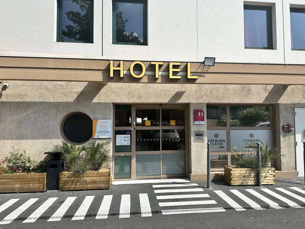 Premiere Classe Barbanniers Hotel