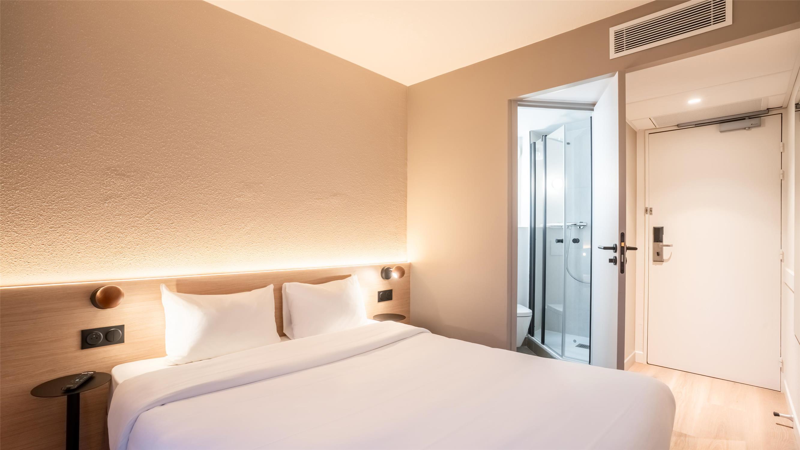 HOTEL PREMIERE CLASSE PARIS OUEST - Pont de Suresnes - KE Suresnes - Standard - Queen