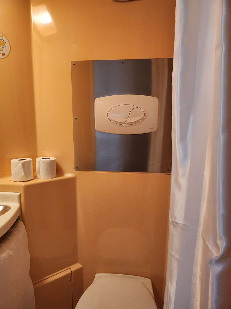 PREMIERE CLASSE ROISSY CDG - PARIS-guestroom-Guest Room,Bathroom,On-Site.jpg