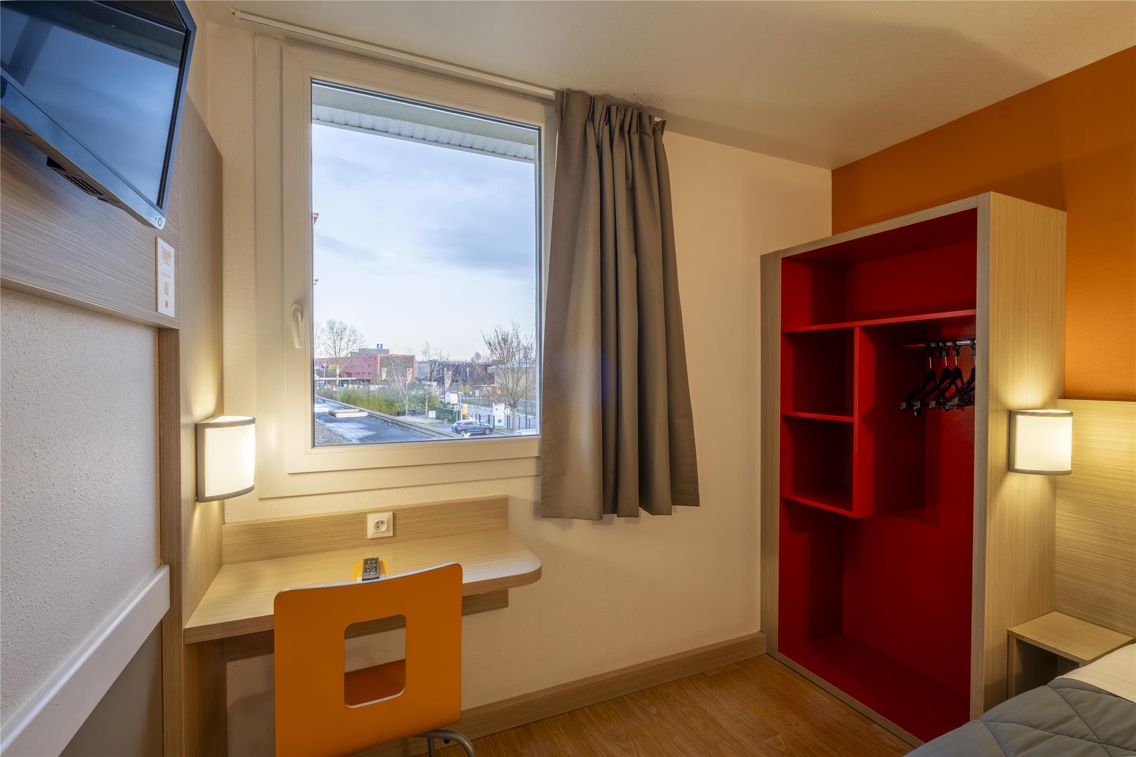 HOTEL PREMIERE CLASSE ROISSY - Aéroport CDG - Le Mesnil Amelot - Hôtel Première Classe Roissy CDG Le Mesnil Amelot