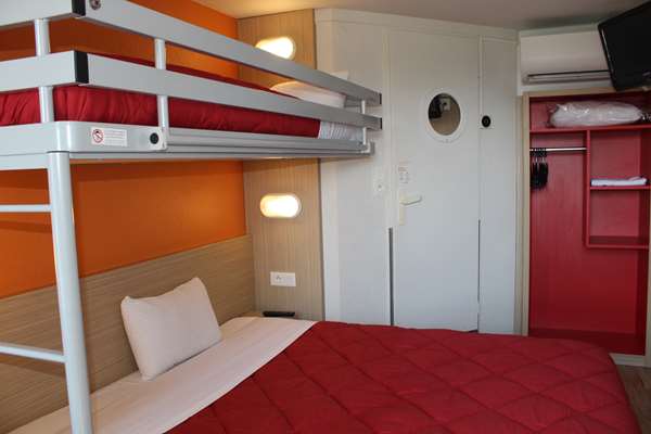 HOTEL PREMIERE CLASSE SAINT QUENTIN EN YVELINES - Elancourt