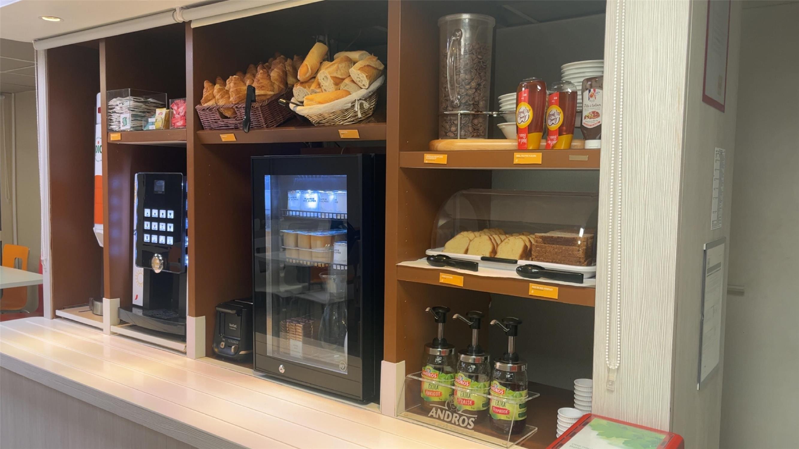 HÔTEL PREMIERE CLASSE STRASBOURG OUEST - null