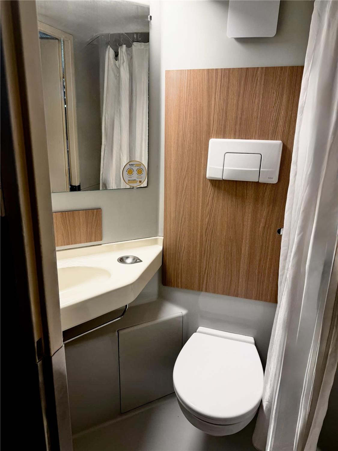 HÔTEL PREMIERE CLASSE TARBES - Bastillac - Chambres / Logements